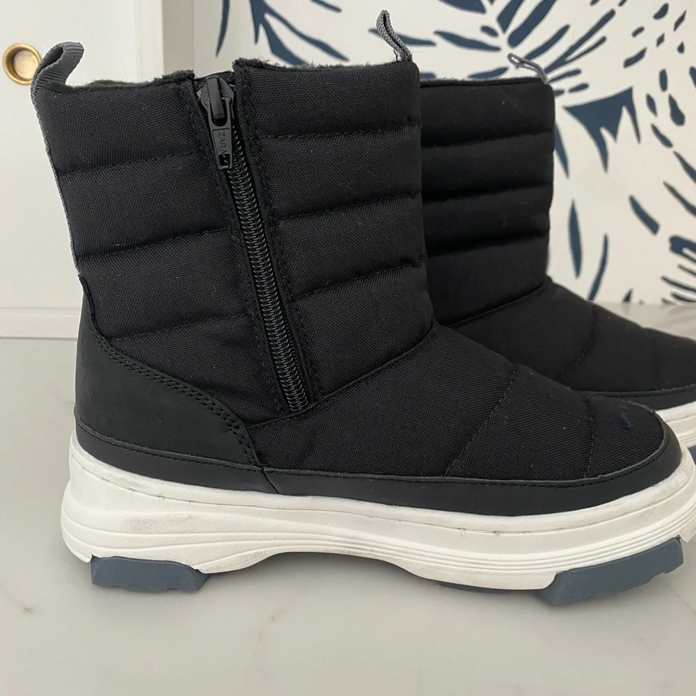 ❤️Zara❤️Padded Hightops - Picture 2 of 5